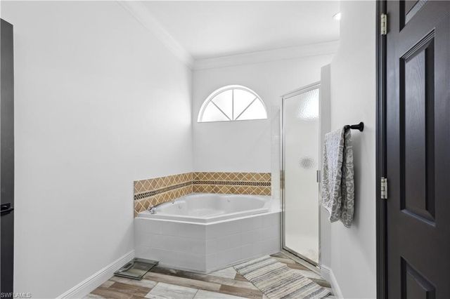 2202 Grove DR, Naples, FL 34120