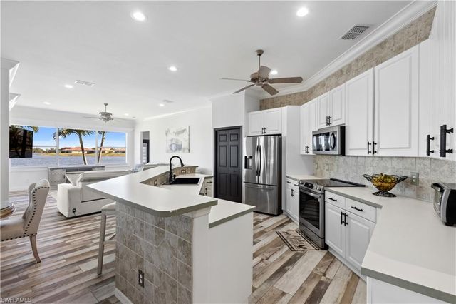 2202 Grove DR, Naples, FL 34120