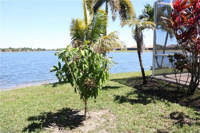 2202 Grove DR, Naples, FL 34120