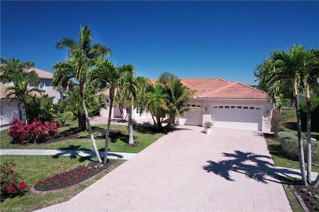 2202 Grove DR, Naples, FL 34120