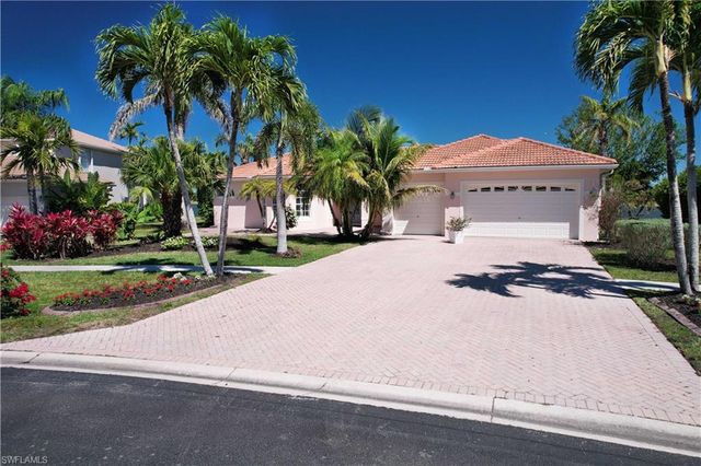 2202 Grove DR, Naples, FL 34120