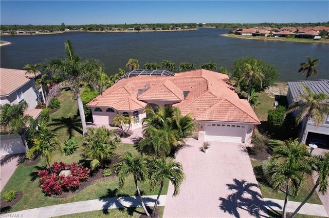 2202 Grove DR, Naples, FL 34120
