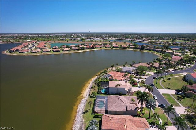 2202 Grove DR, Naples, FL 34120