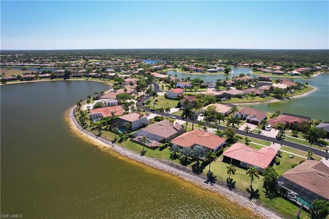 2202 Grove DR, Naples, FL 34120