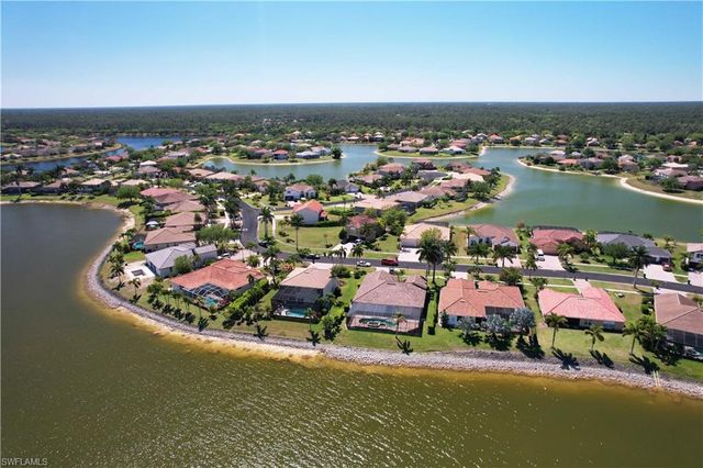 2202 Grove DR, Naples, FL 34120