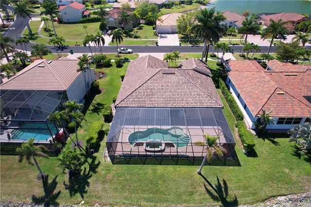 2202 Grove DR, Naples, FL 34120