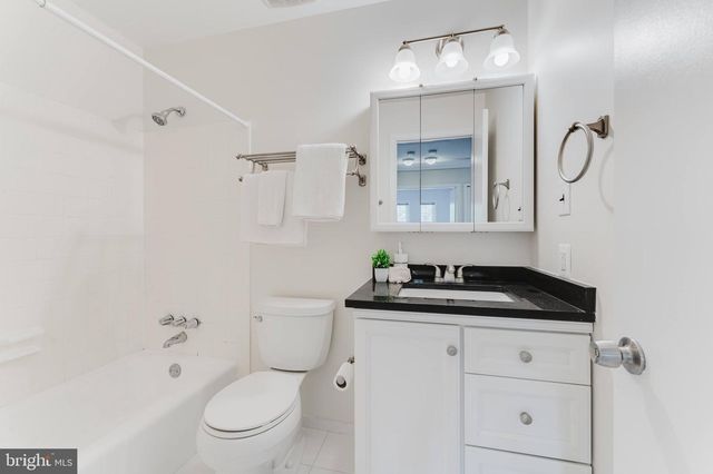 9103 BRAMBLE PL, Annandale, VA 22003