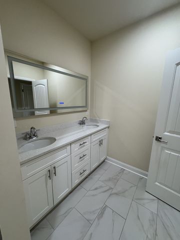 1911 Hermosa St, Nashville, TN 37208