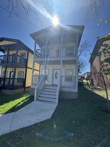 1911 Hermosa St, Nashville, TN 37208