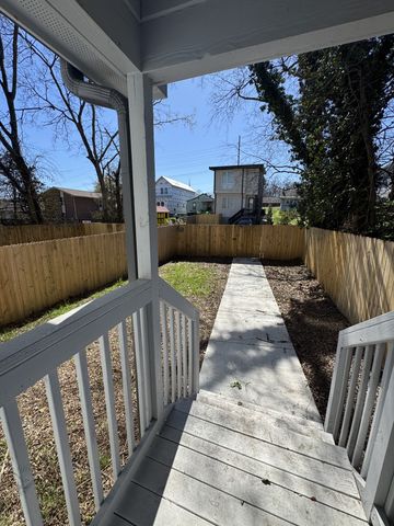 1911 Hermosa St, Nashville, TN 37208