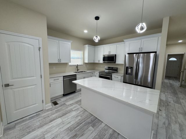 1911 Hermosa St, Nashville, TN 37208