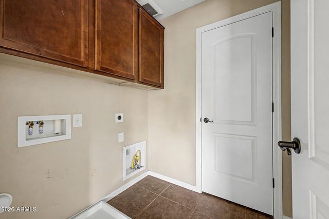 1016 W BASSWOOD Avenue, San Tan Valley, AZ 85140