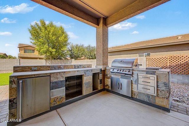 1016 W BASSWOOD Avenue, San Tan Valley, AZ 85140