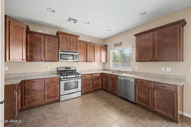 1016 W BASSWOOD Avenue, San Tan Valley, AZ 85140