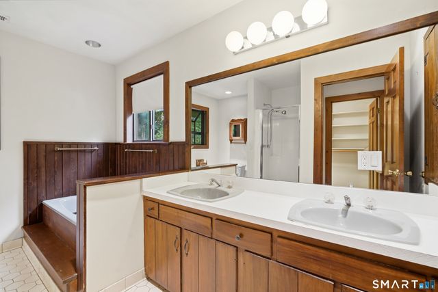 5 Newtown Turnpike, Weston, CT 06883