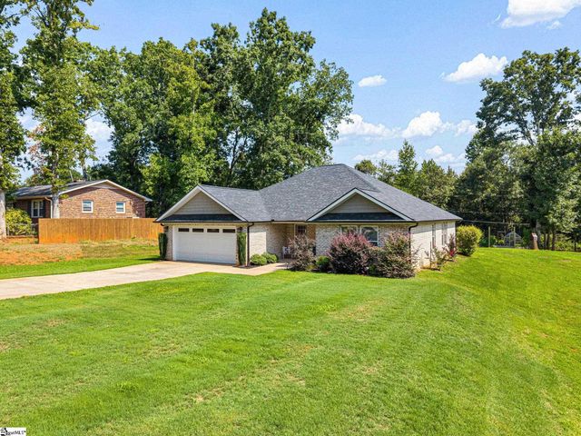 209 Lee Drive, Chesnee, SC 29323
