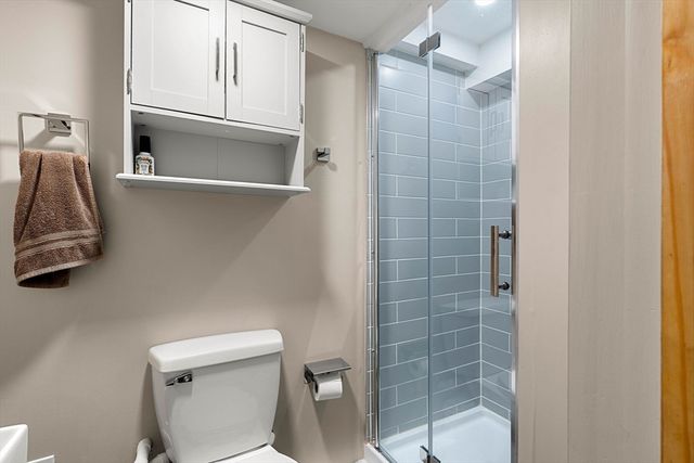 25 Wonderland Ave, Saugus, MA 01906