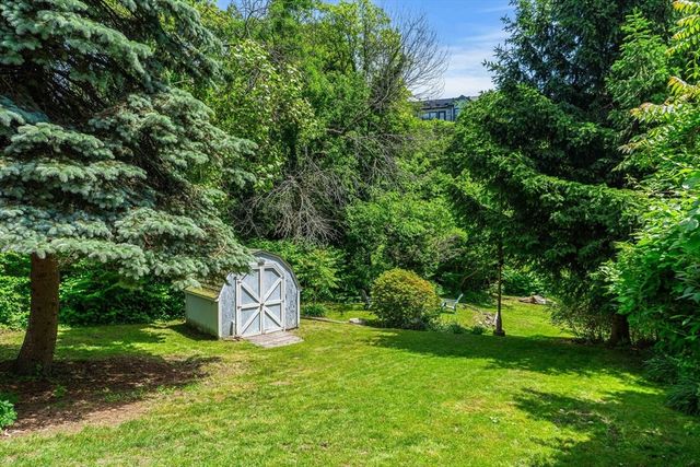 25 Wonderland Ave, Saugus, MA 01906