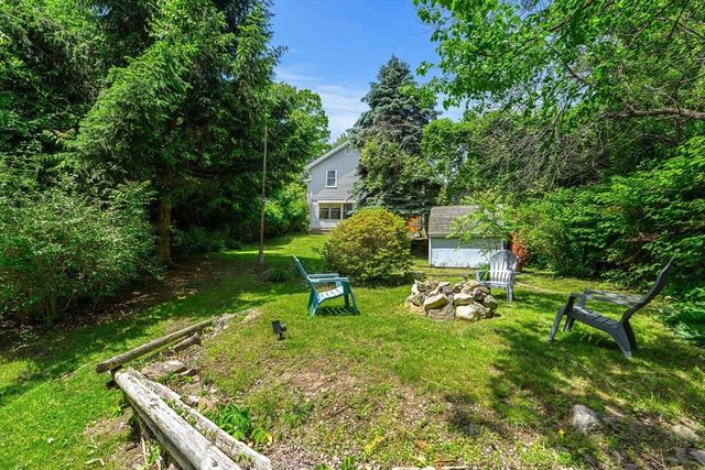 25 Wonderland Ave, Saugus, MA 01906