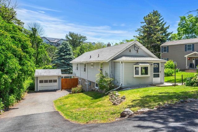 25 Wonderland Ave, Saugus, MA 01906