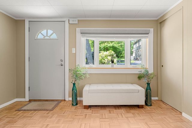 25 Wonderland Ave, Saugus, MA 01906