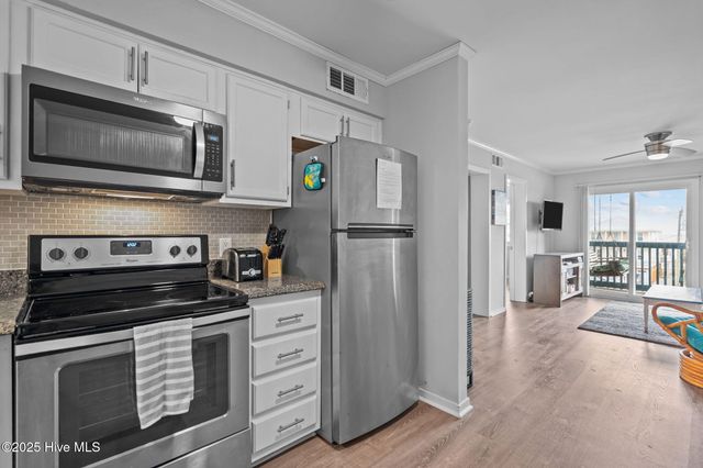 1404 Canal Drive 34, Carolina Beach, NC 28428