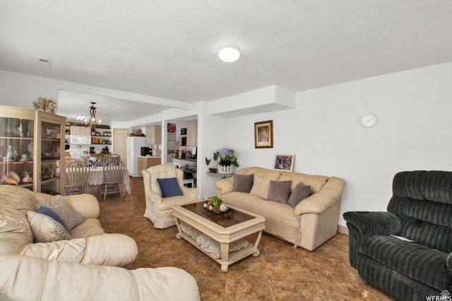 339 N FARM MEADOW RD, Farmington, UT 84025