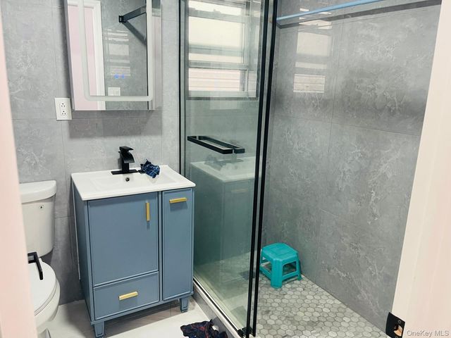1618 Glover Street 2nd Floor, Bronx, NY 10462