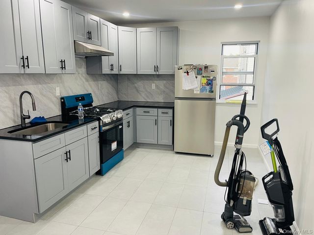 1618 Glover Street 2nd Floor, Bronx, NY 10462