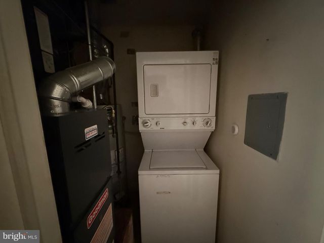 33 CYPRESS CT, Lawrenceville, NJ 08648