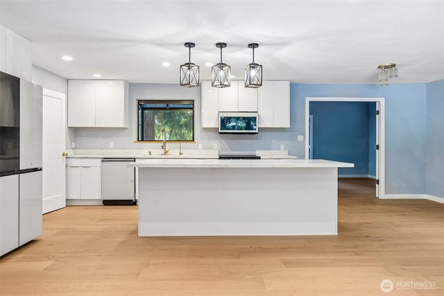 16220 Ambaum Boulevard S, Burien, WA 98148