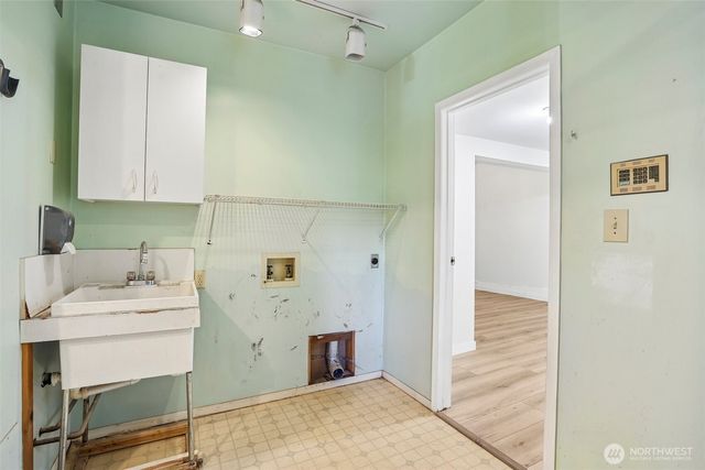16220 Ambaum Boulevard S, Burien, WA 98148