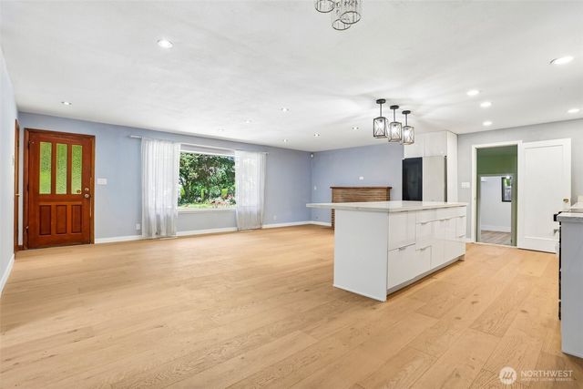 16220 Ambaum Boulevard S, Burien, WA 98148