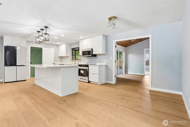 16220 Ambaum Boulevard S, Burien, WA 98148