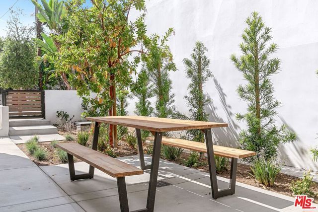 1236 N Spaulding Avenue 3, West Hollywood, CA 90046