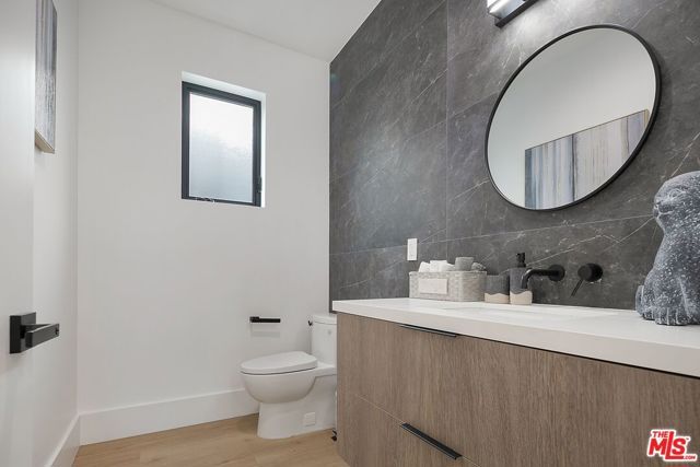 1236 N Spaulding Avenue 3, West Hollywood, CA 90046