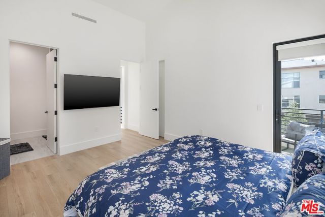 1236 N Spaulding Avenue 3, West Hollywood, CA 90046