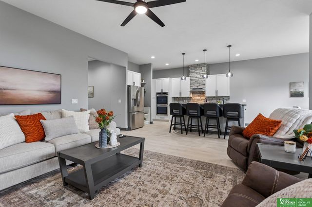 11715 S 119th Street, Papillion, NE 68046