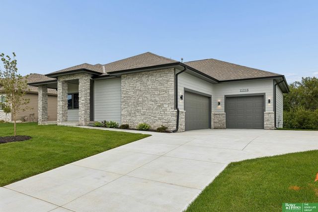 11715 S 119th Street, Papillion, NE 68046