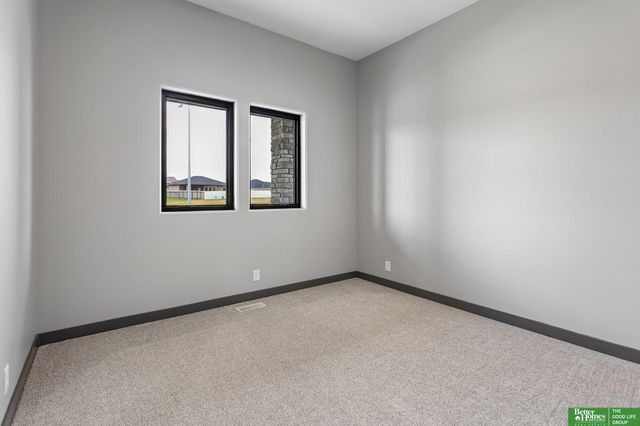 11715 S 119th Street, Papillion, NE 68046
