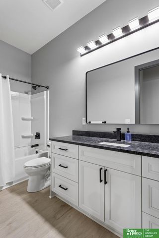 11715 S 119th Street, Papillion, NE 68046