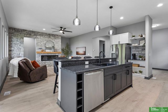11715 S 119th Street, Papillion, NE 68046