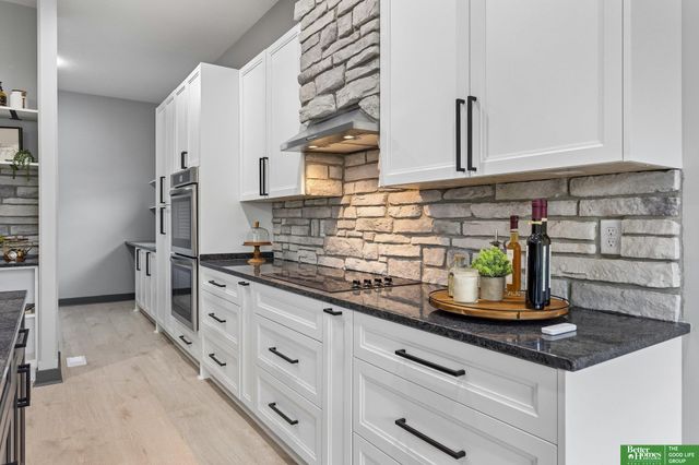 11715 S 119th Street, Papillion, NE 68046