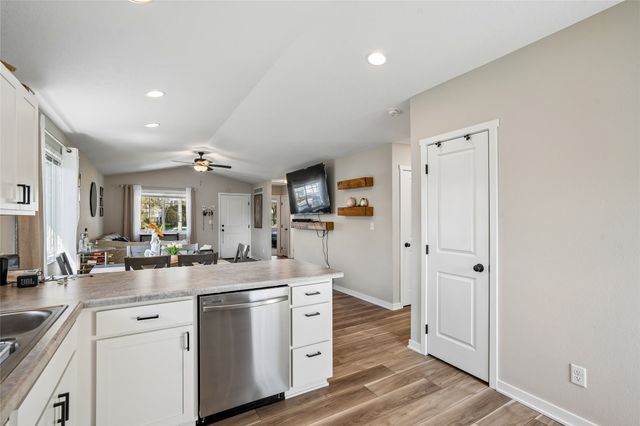 2327 SE 8th Street, Des Moines, IA 50315