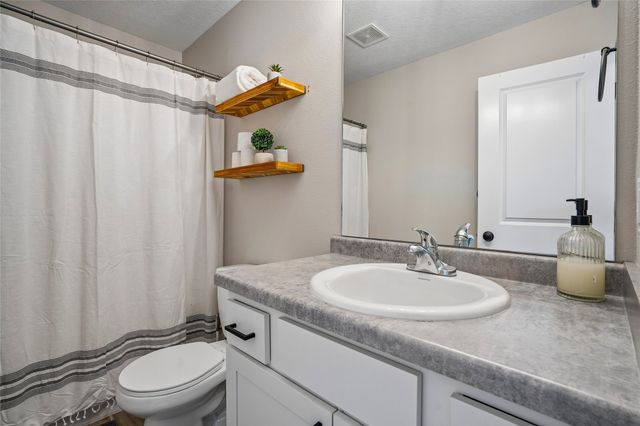 2327 SE 8th Street, Des Moines, IA 50315