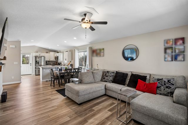 2327 SE 8th Street, Des Moines, IA 50315