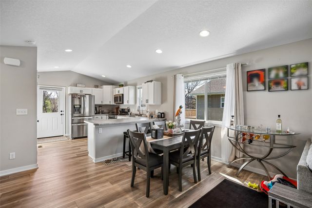 2327 SE 8th Street, Des Moines, IA 50315