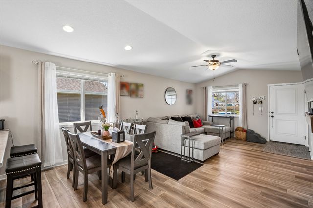 2327 SE 8th Street, Des Moines, IA 50315