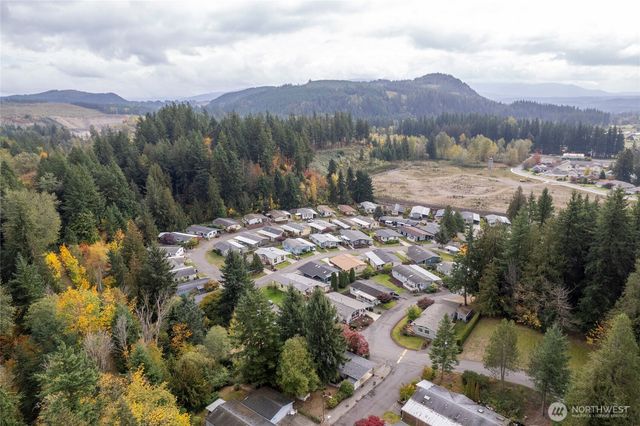 1555 Kimberly Avenue E, Enumclaw, WA 98022