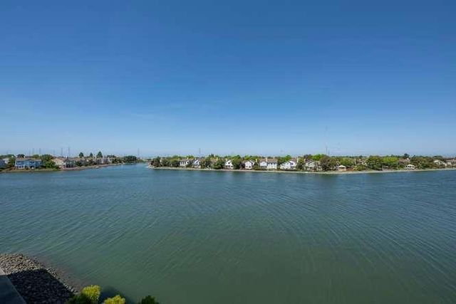 300 Baltic Circle 318, Redwood City, CA 94065